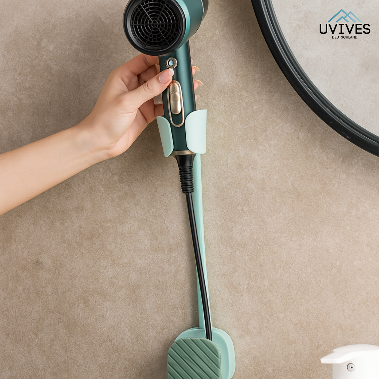 Hands-Free Hair Styling Tool for a Dry Grip