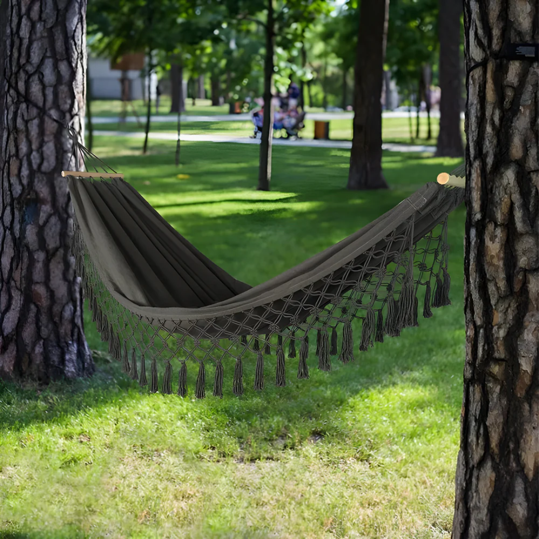Sturdy and Comfortable Luxury Hammock for Garden, Balcony, and Camping