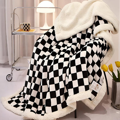 Chic Checkered Comfort Blanket for All Seasons