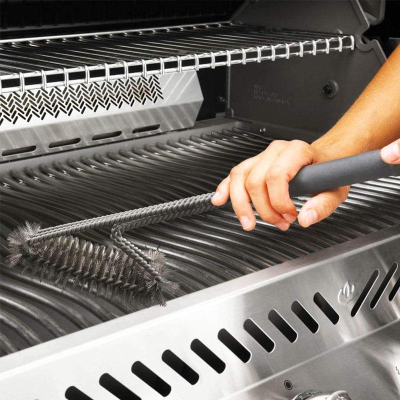 18-Inch Versatile Grill Cleaning Brush | CleanSweep Pro