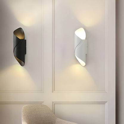 Spiral Black Metal Wall Lamp – Contemporary Outdoor Lighting Fixture