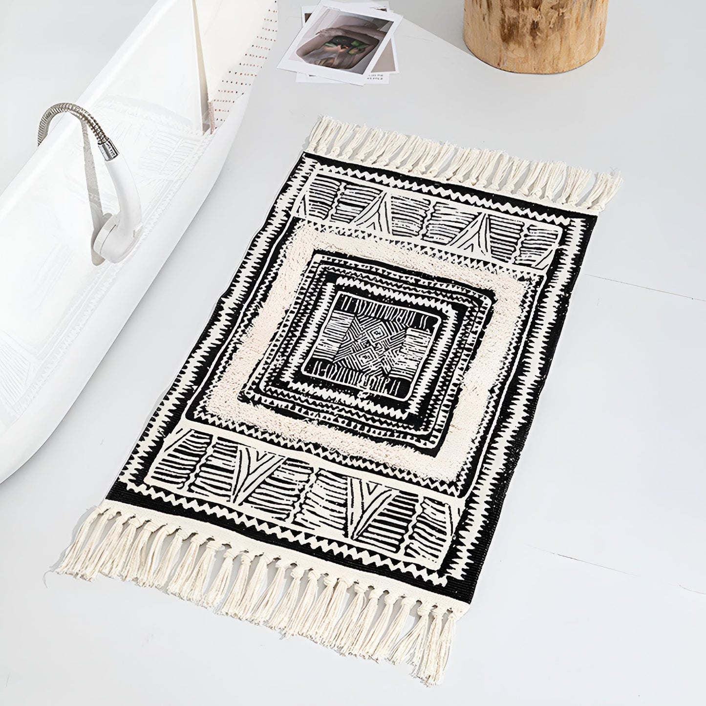 Chic Geometric Floor Rug with Tassel Accents