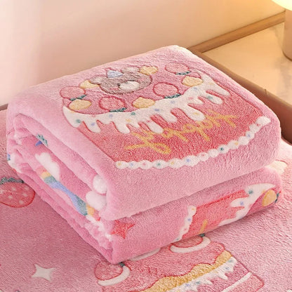 Cozy Flannel Blanket with Strawberry Floral Pattern | Soft, Machine Washable & Suitable for All Seasons
