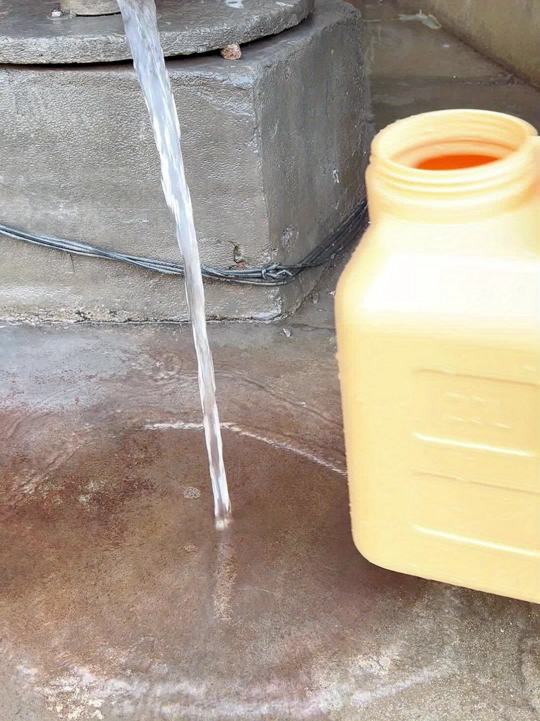 Portable Water Canister with Tap – Hygienic and Includes Soap Holder for Camping and Travel