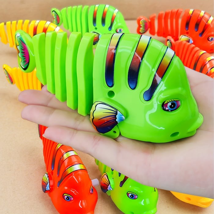 Wind-Up Fish Toy for Kids | Twists & Turns | No Batteries Needed | Durable Indoor & Outdoor Fun