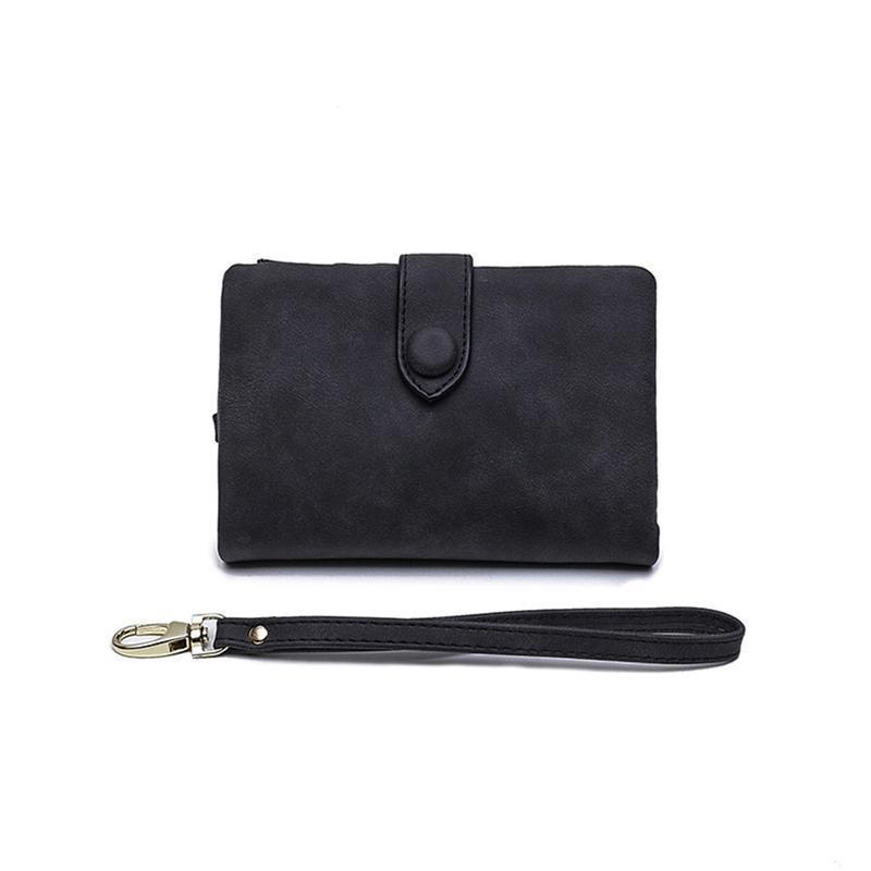 Compact Elegance: Women’s Trifold Wallet in Luxurious Leather