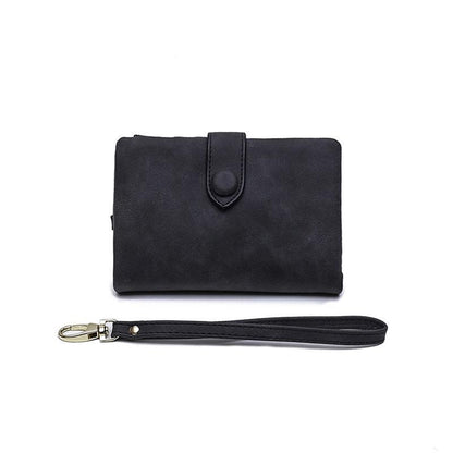 Compact Elegance: Women’s Trifold Wallet in Luxurious Leather
