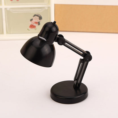 Compact Magnetic Desk Light for Cozy Evenings