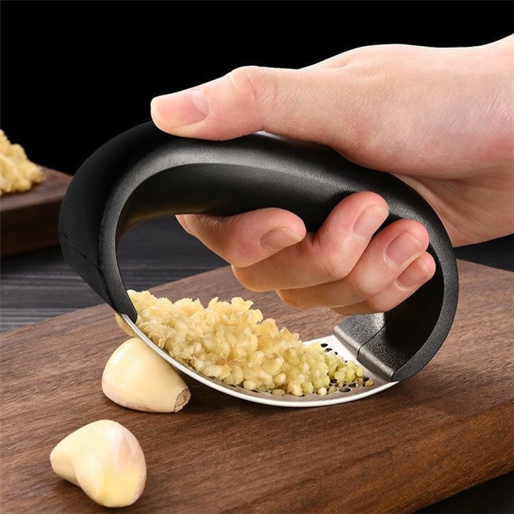 AromaMaster Garlic Press – Effortless Flavor at Your Fingertips