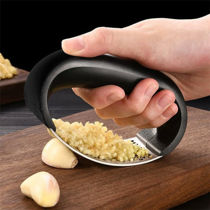 AromaMaster Garlic Press – Effortless Flavor at Your Fingertips