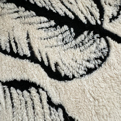 Cozy Lamb Fleece Blanket | Soft Velvet Throw with Gold Embossed Design | Stylish for Bed and Sofa
