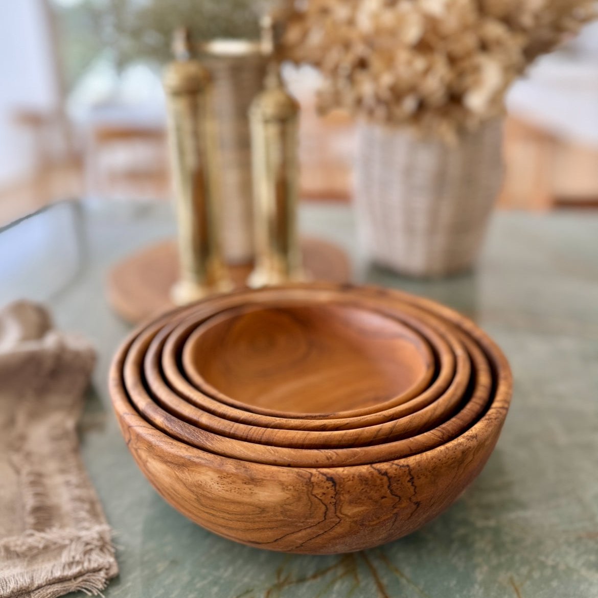 Nesting Teak Bowls Set – 5 Handcrafted Pieces in Classic Style