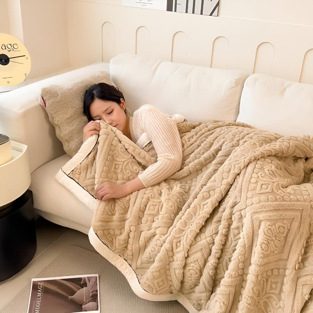 Luxurious Velvet Sherpa Blanket for Year-Round Comfort
