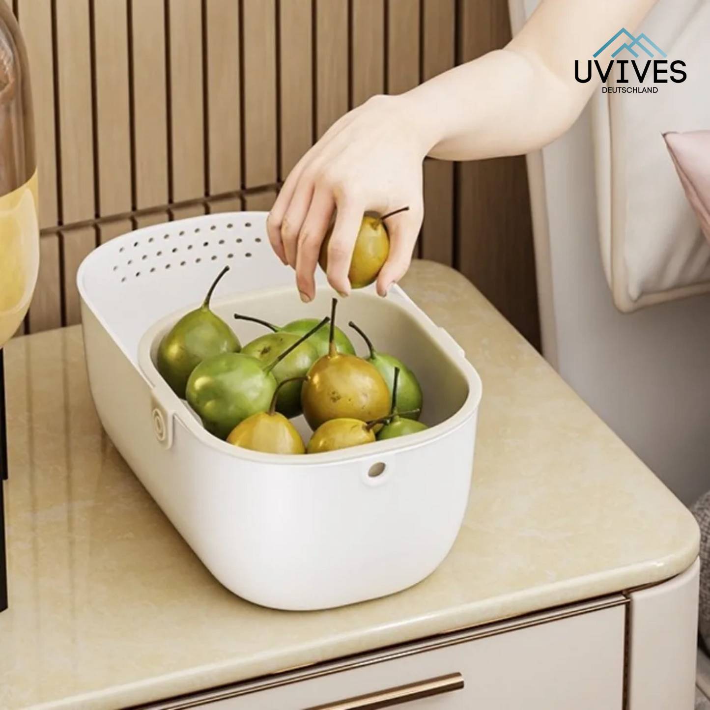 Stylish Snacking with Clean SnackShell Design