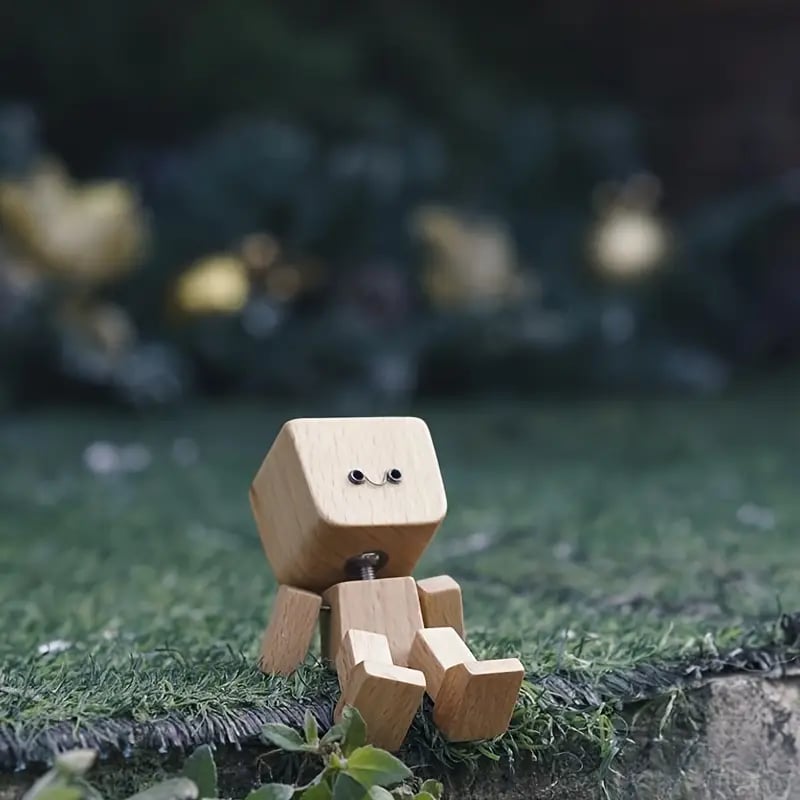 Charming Bobblehead Décor | Handcrafted Natural Wood | 8 cm