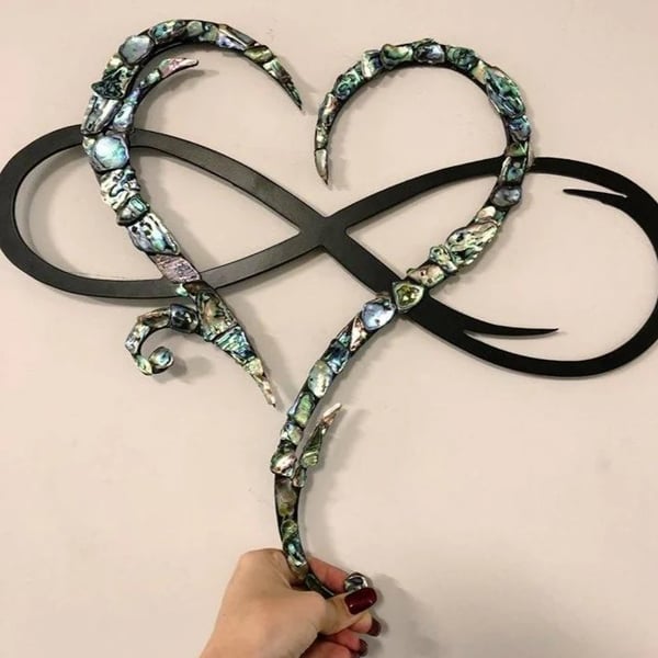 Eternal Love Symbol Iron Wall Sculpture – Infinity Heart Decor