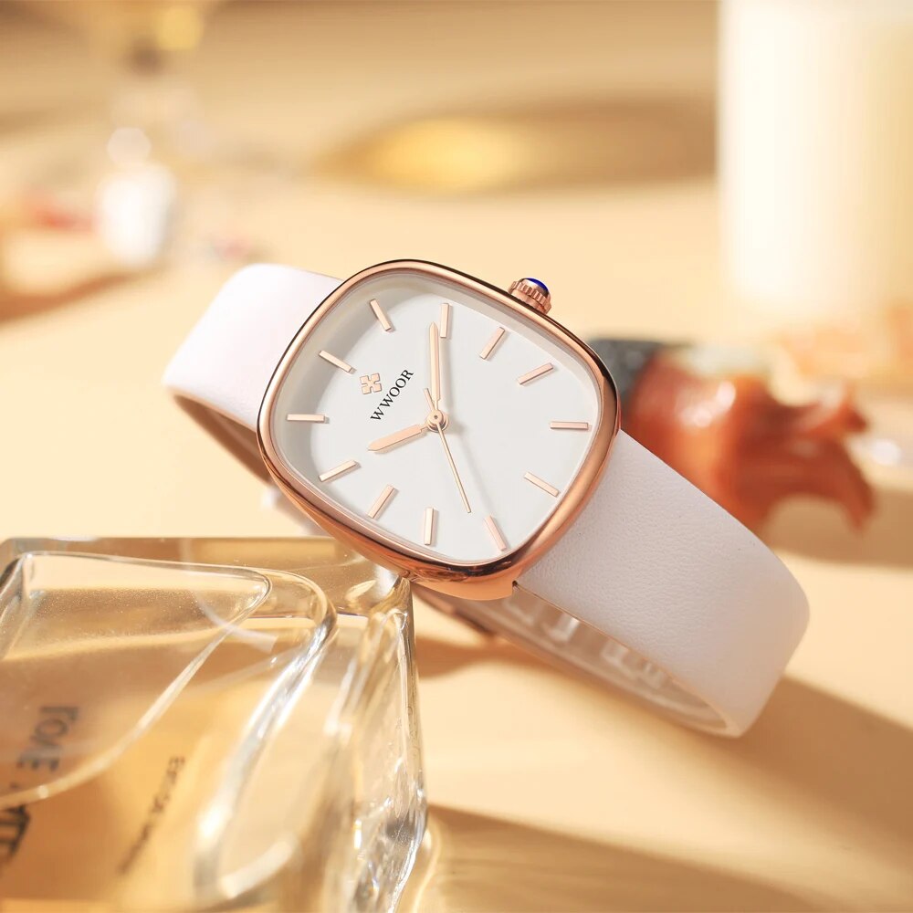 Women's Quartz Watch in Luxury Leather Design