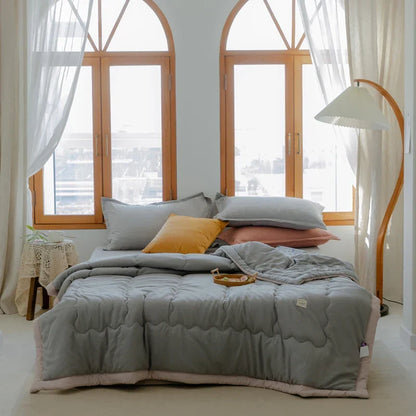 Lightweight Summer Quilt in Cotton-Polyester Blend – Washable, Skin-Friendly Solid Colour
