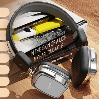 Wireless Bluetooth Headphones in Retro Design