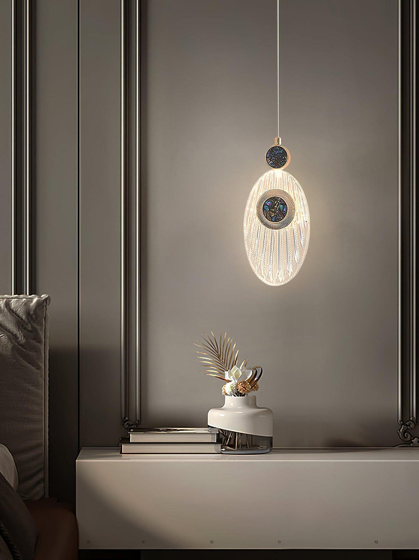 7.1' Acrylic Pendant Light Necklace