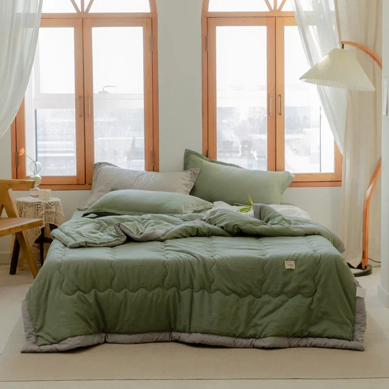 Lightweight Summer Quilt in Cotton-Polyester Blend – Washable, Skin-Friendly Solid Colour