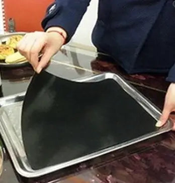 Non-Stick Grill Mat for Easy Cooking and Cleanup