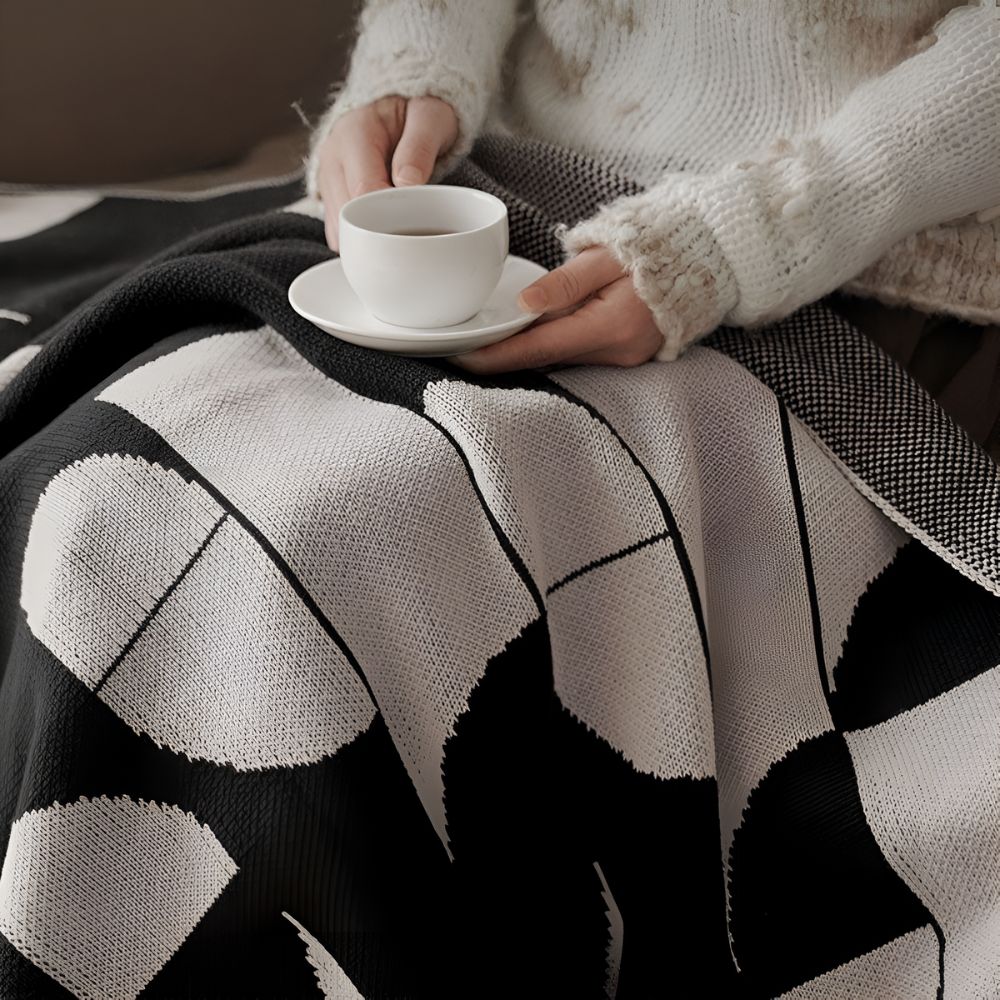 Chic Geometric Throw Blanket for Ultimate Comfort