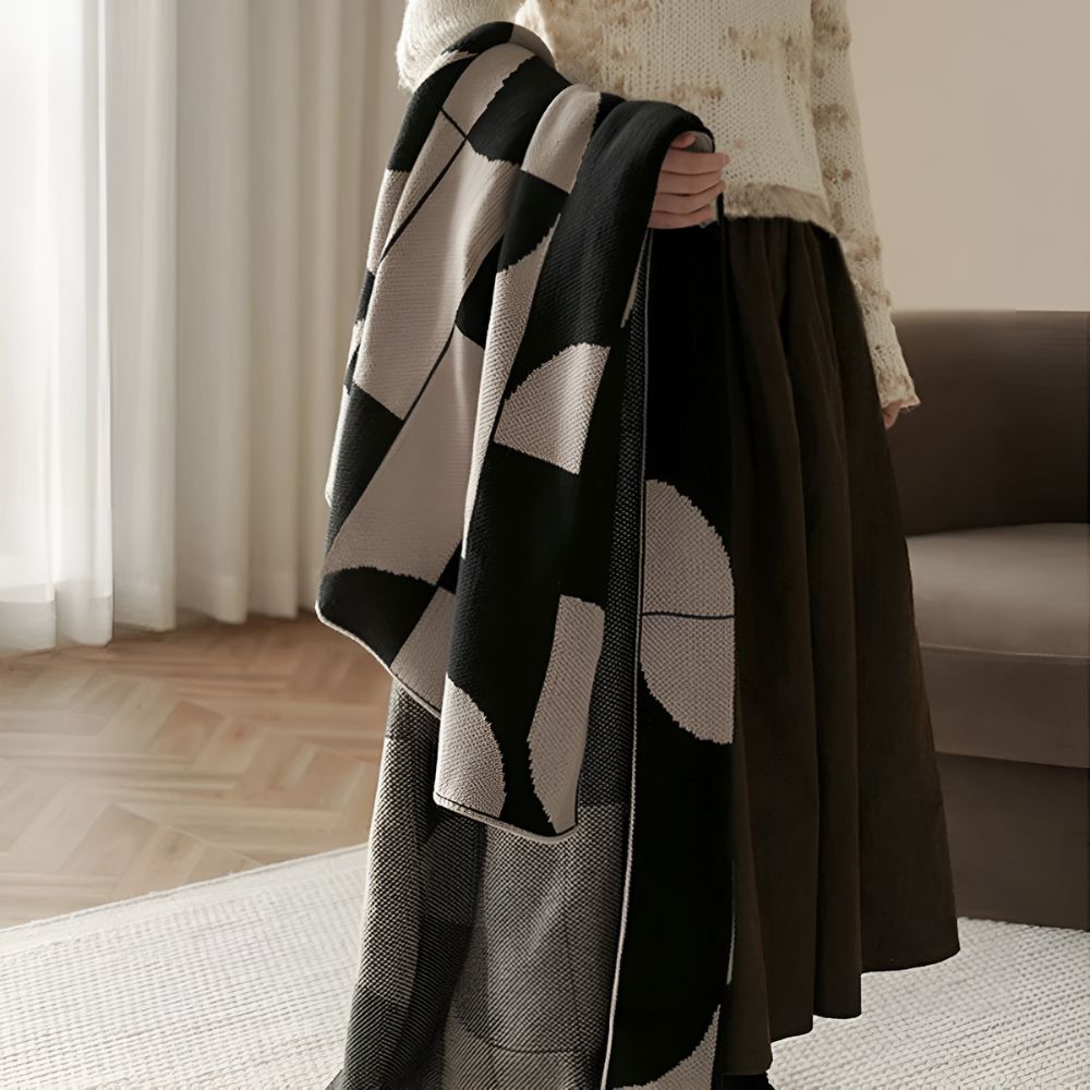 Chic Geometric Throw Blanket for Ultimate Comfort