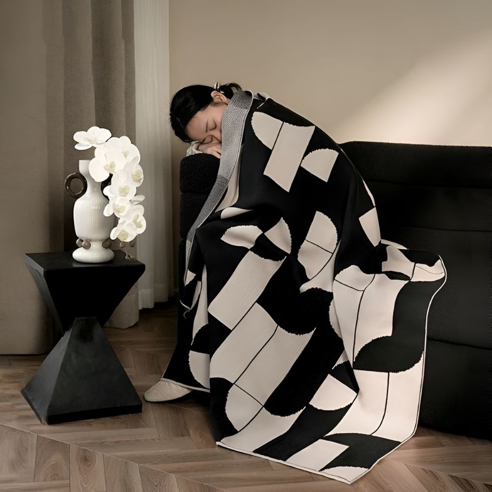 Chic Geometric Throw Blanket for Ultimate Comfort