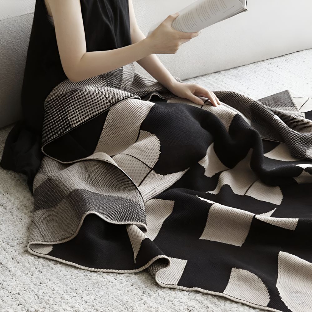 Chic Geometric Throw Blanket for Ultimate Comfort