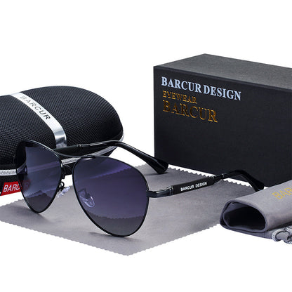 Pilot Sunglasses with Polarized Gradient Mirror Lenses in Titanium Alloy