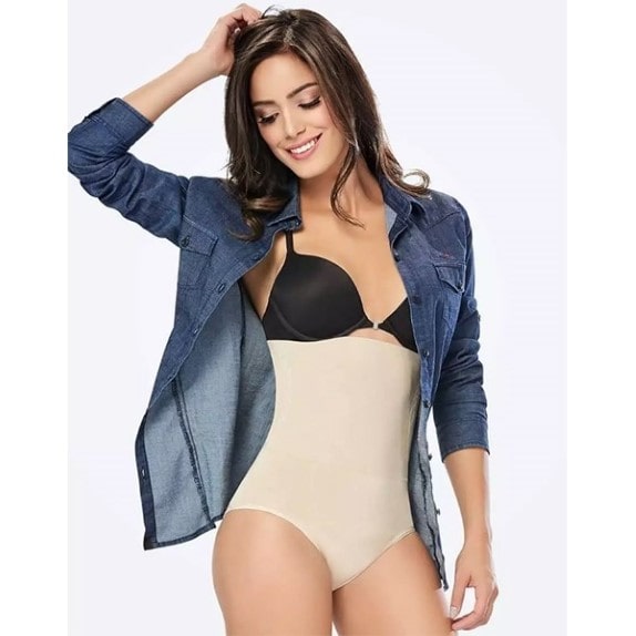 Sculpting Waist Enhancer for a Sleek Silhouette