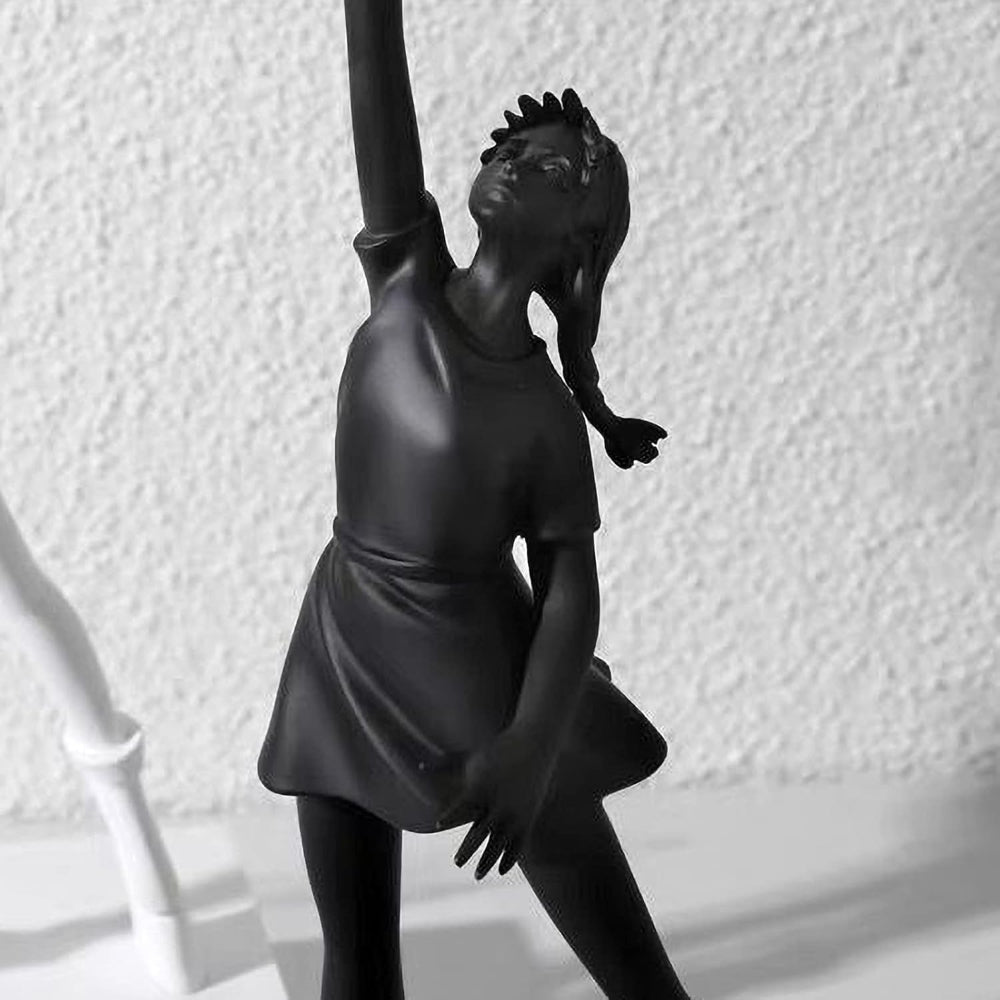 Modern Art Figure of a Girl Balloon Statue for Home Decor