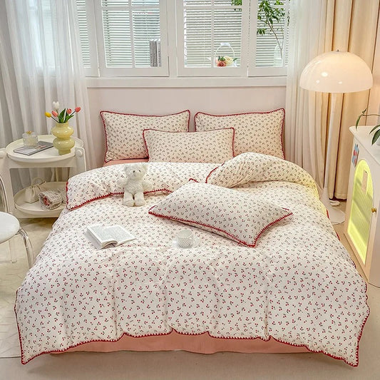 Bedding Set with Cherry Blossoms and Strawberries – Various Sizes