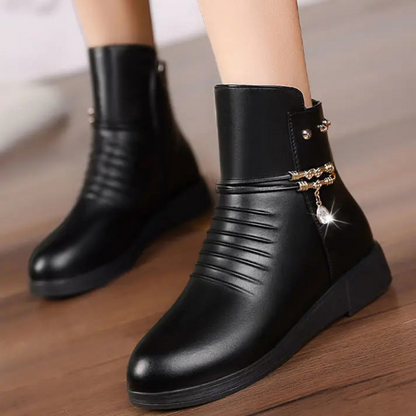 Elegant Suede Ankle Boots for Cozy Winter Wear