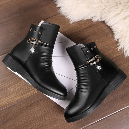 Elegant Suede Ankle Boots for Cozy Winter Wear