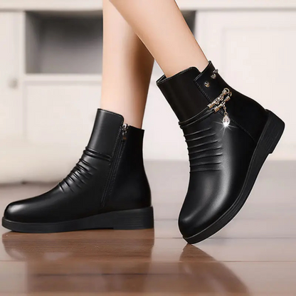 Elegant Suede Ankle Boots for Cozy Winter Wear