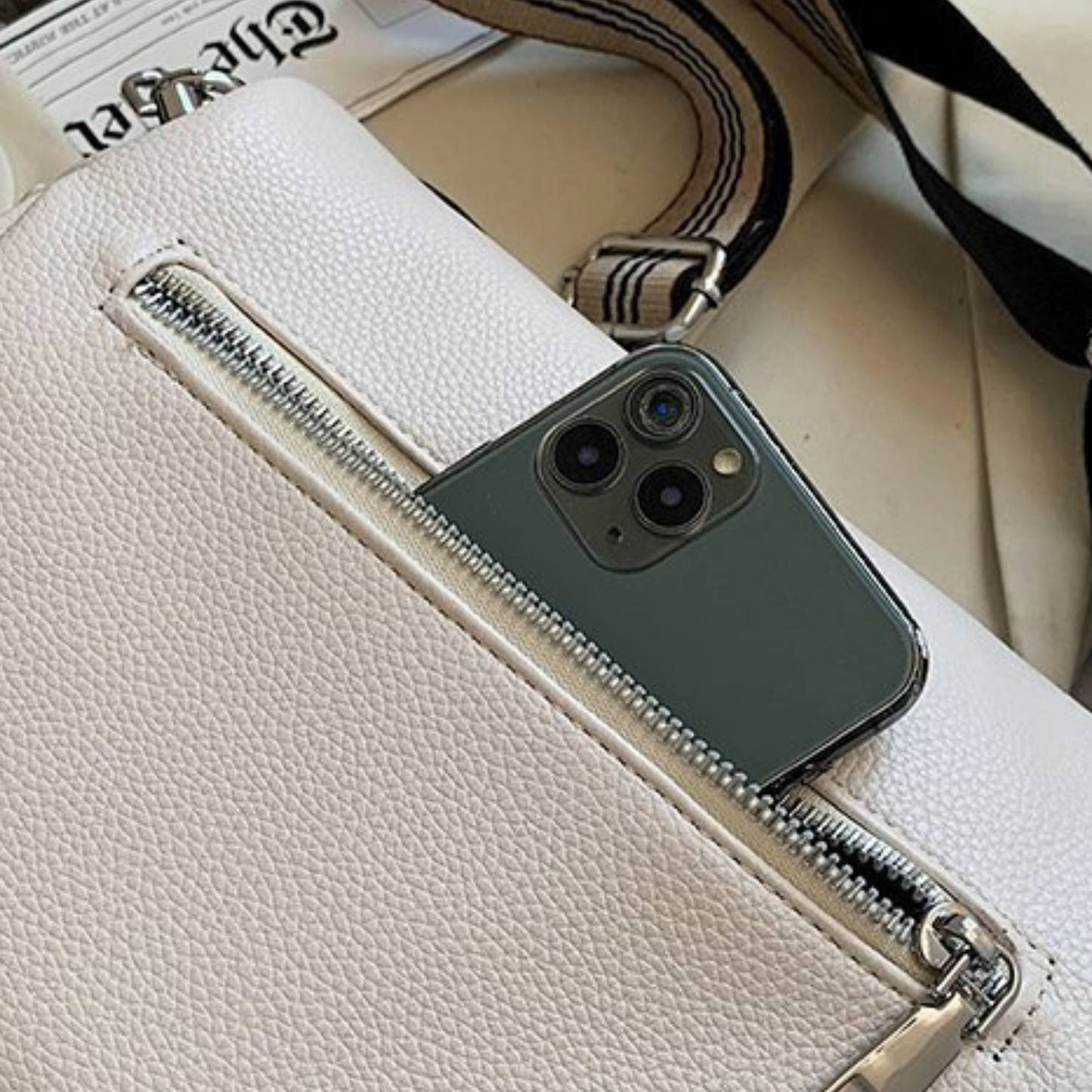 Elevate Your Daily Style with Our Timeless Elegance Handbag