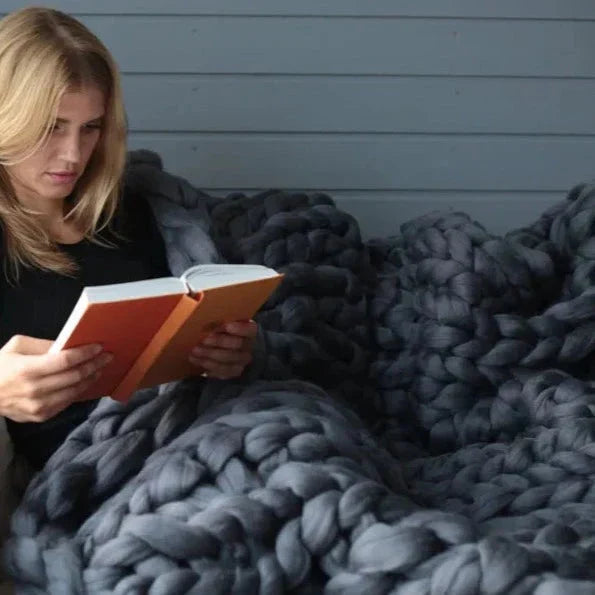 Cozy Merino Wool Throw Blanket in Chunky Knit for Elegant Home Style