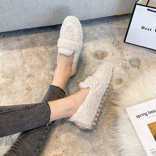 CozyCloud - Plush Slippers for Ultimate Comfort