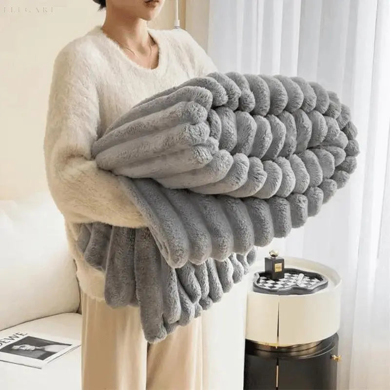 Cozy Plush Fleece Blanket for Comfort