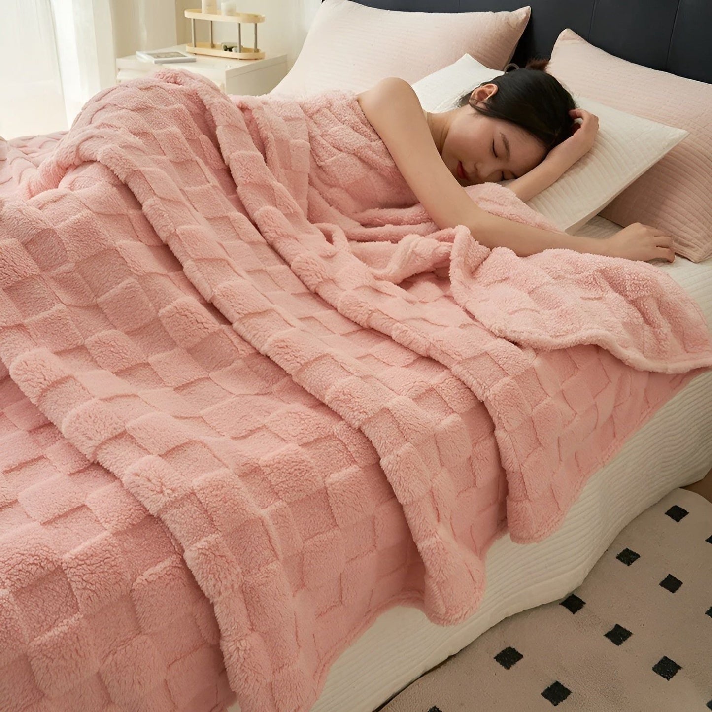 Soft Fleece Blanket for Indoor and Outdoor Use – Cozy, Lightweight, Machine Washable