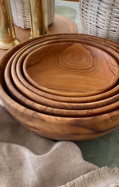 Nesting Teak Bowls Set – 5 Handcrafted Pieces in Classic Style