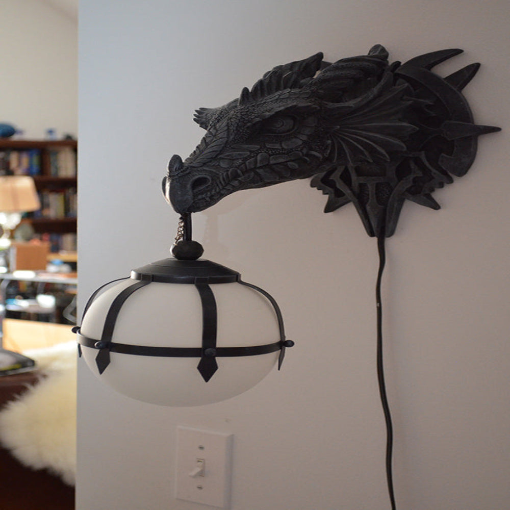 Fantasy Design Wall Light with Dragon Sculpture for Accent Lighting
