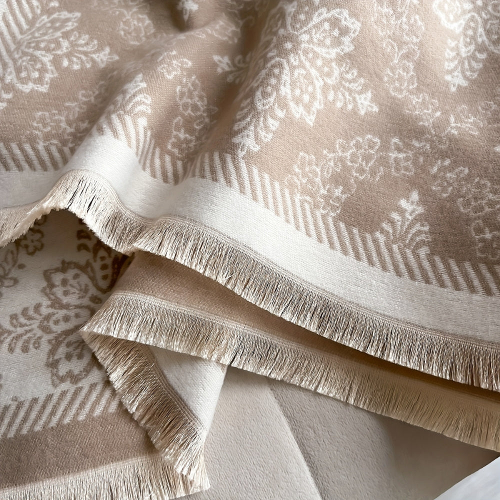 Chic Vintage-Inspired Fleece Wrap Scarf
