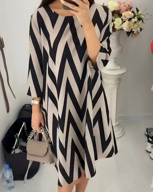 Chic Floral Midi Dress with 3/4 Sleeves