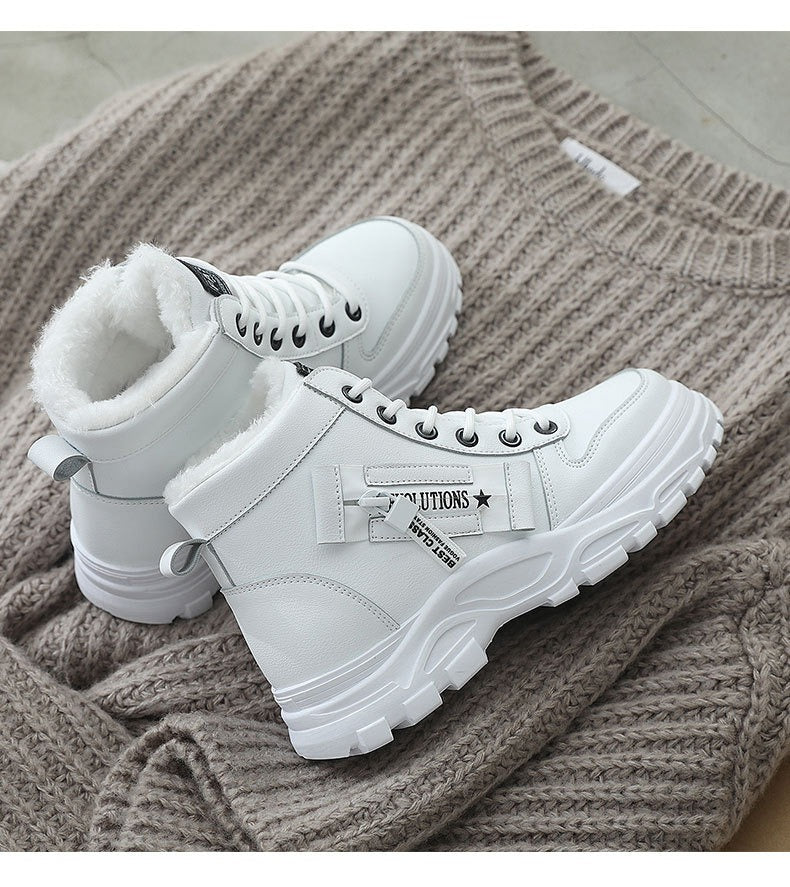 CozyStep - Stylish Insulated Footwear for Cold Weather