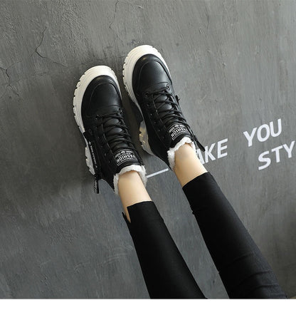 CozyStep - Stylish Insulated Footwear for Cold Weather