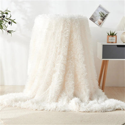 Luxurious Plush Throw Blanket for Ultimate Relaxation