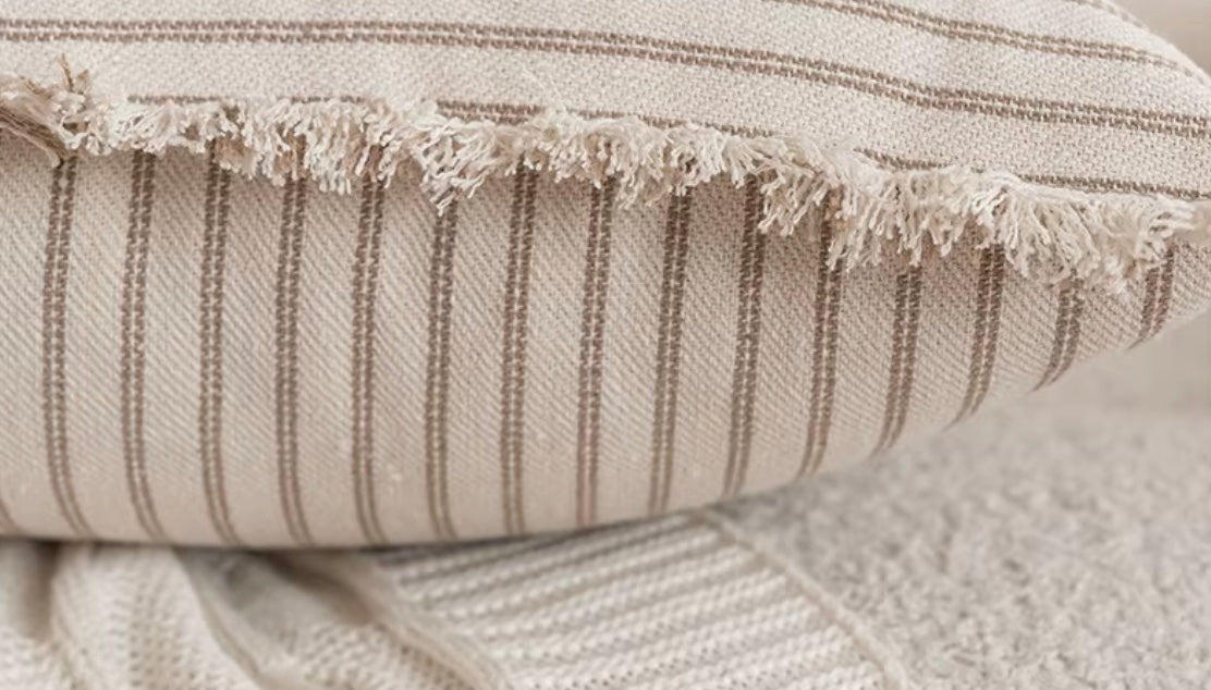 Jacquard Patterned Pillowcase with Fringes - Cotton and Linen Blend